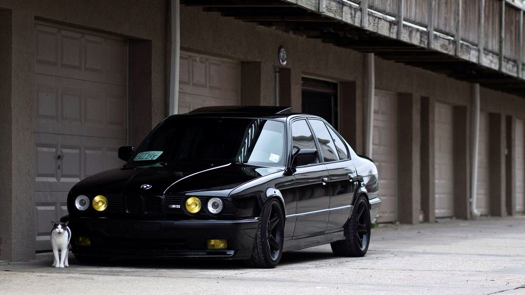 Легендарные автомобили 90-х BMW E34 M
