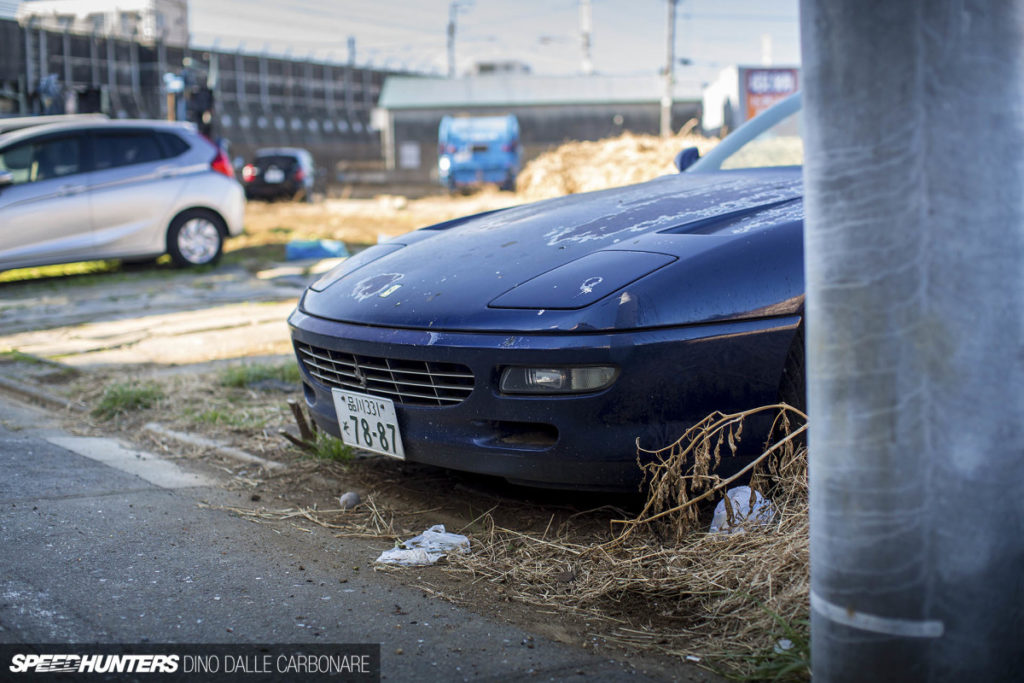 Заброшенная Феррари, 10 лет простоявшая на улице в Токио