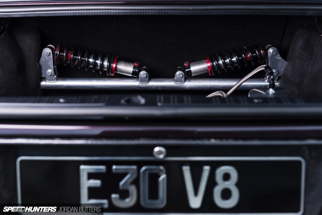 6 литров и 8 цилиндров - BMW E30