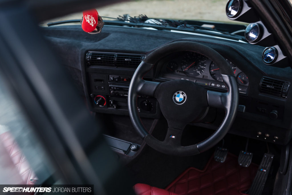6 литров и 8 цилиндров - BMW E30