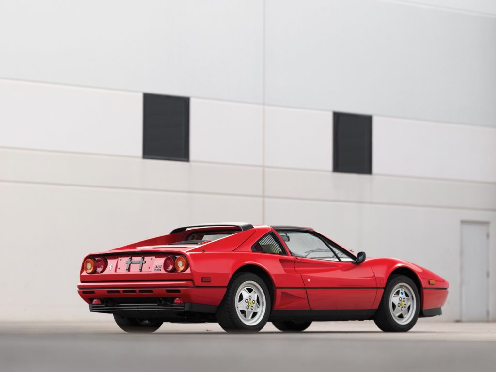 Автомобиль для бережливых итальянцев - Ferrari GTS Turbo