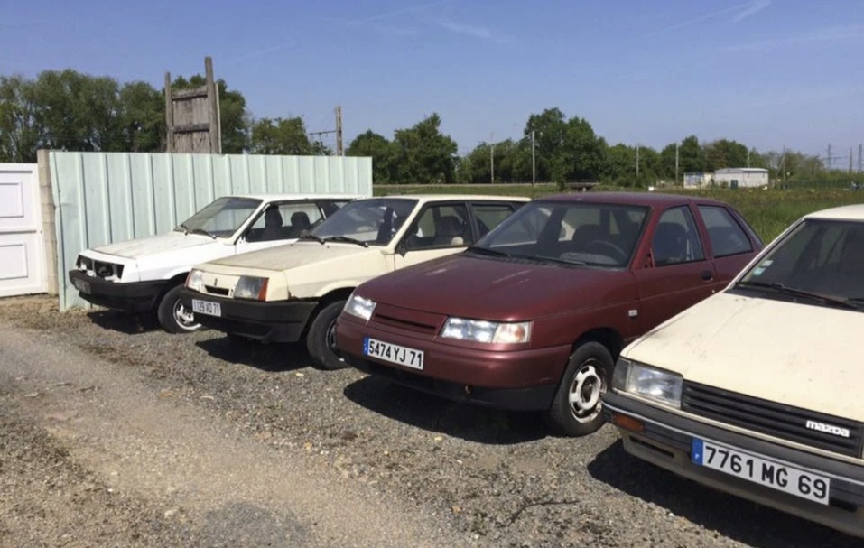 Заброшенный дилерский центр автомобилей LADA нашли во Франции
