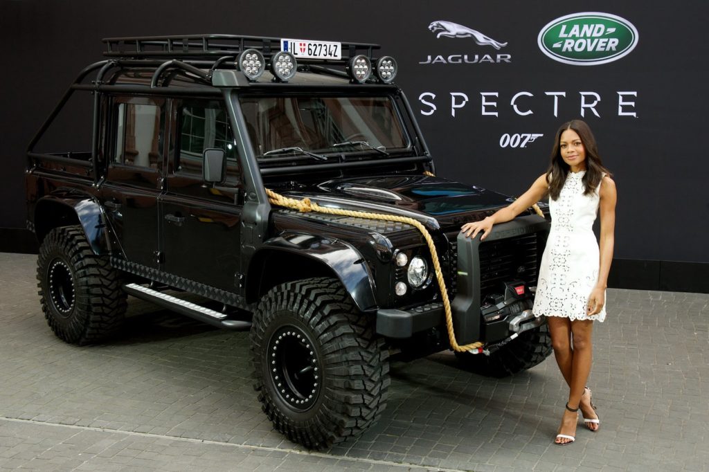 Из Land Rover Defender сделали авто, как у агента 007