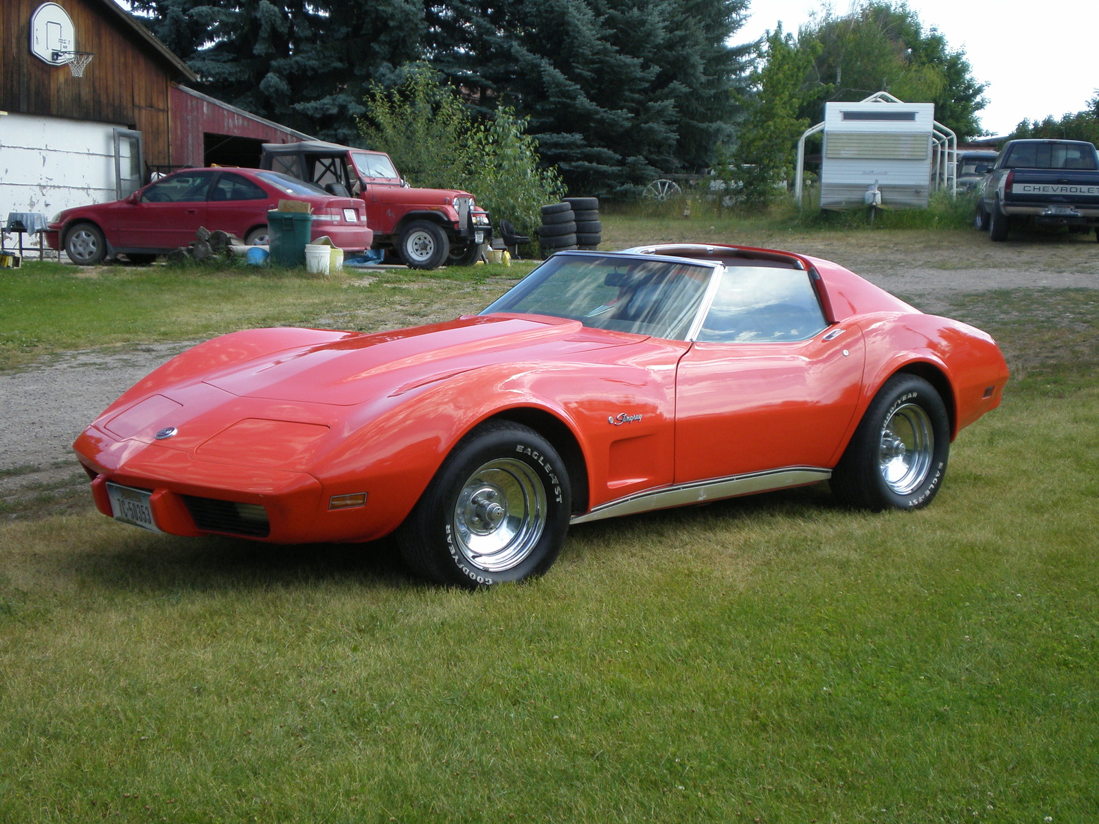 Поль машин. Chevrolet Corvette 1976. Корвет 1976. Corvette Stingray 1976. Chevrolet Corvette 1976 год.