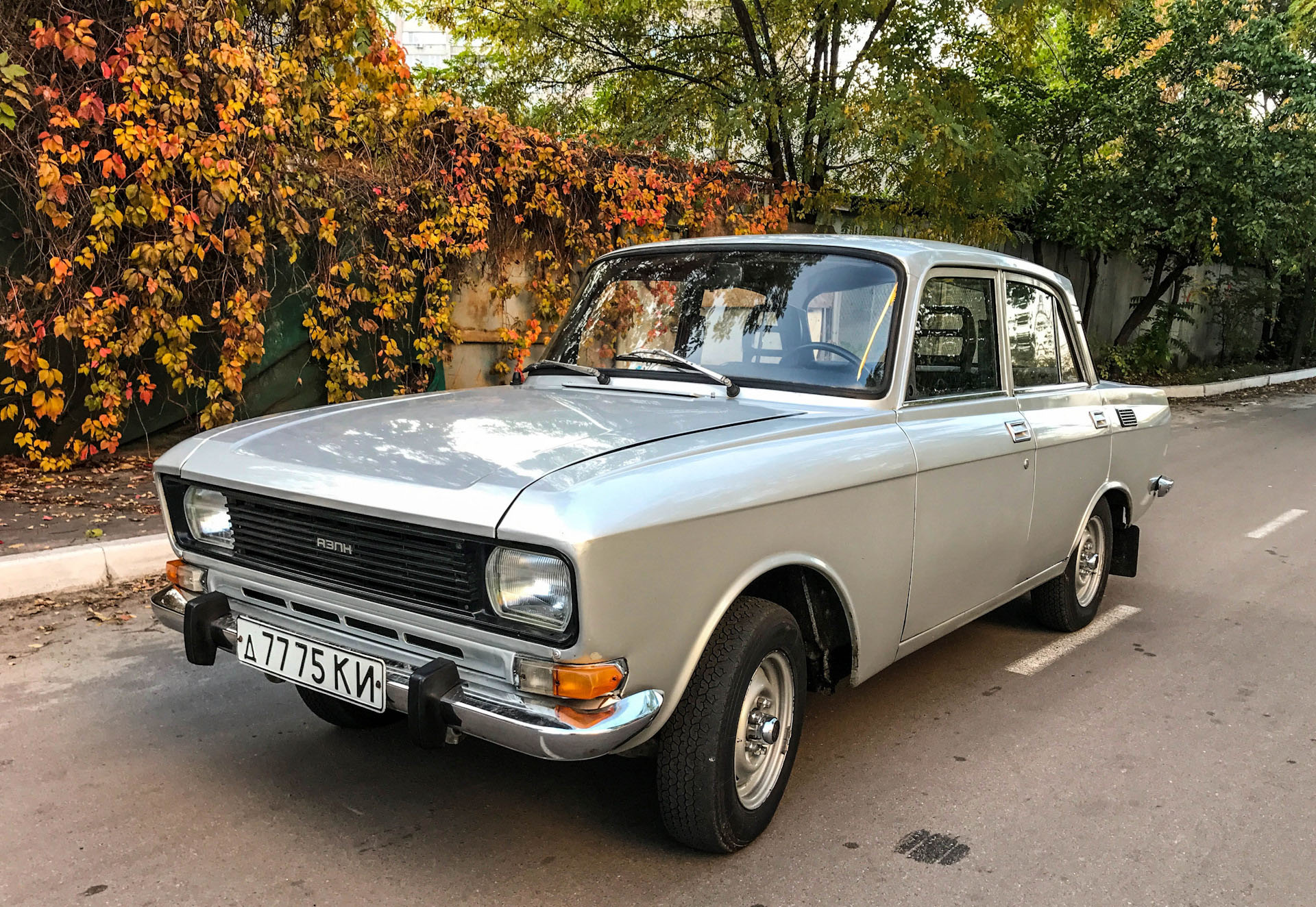 Автомобиль москвич старые модели фото