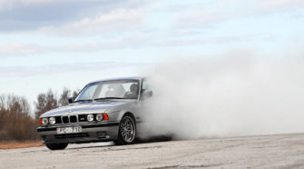 BMW e34 v12 M5 - Чистая работа!