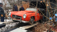 В заброшенном сарае нашли старинный Mercedes без пробега