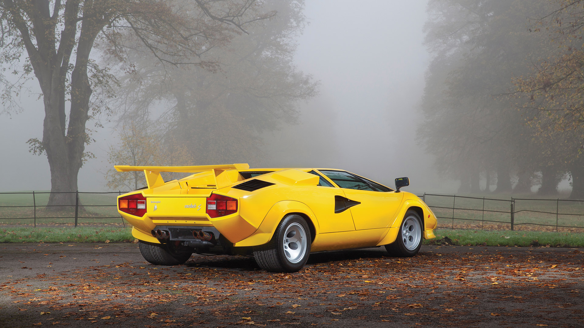 Lamborghini Countach Р¶РµР»С‚С‹Р№